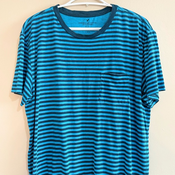 3/$10⚡️American Eagle Vibrant Blue & Navy Striped Cotton T-Shirt w Pocket - Picture 3 of 13